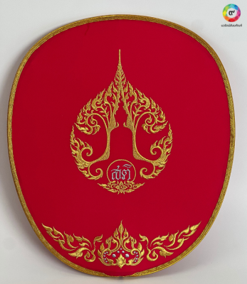 ตาลปัตรลายสติปักทองรูปเปลวพระพุทธ–ลายไทย สีแดง