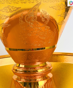 พานแว่นฟ้าสีทอง