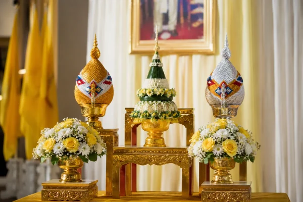 การจัดชุดถวายพระพร ต้องเตรียมอะไรบ้าง จัดอย่างไรให้เหมาะสม?